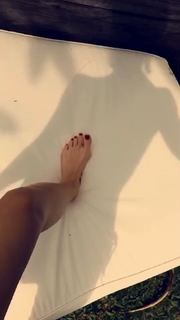 Lena Meyer-Landrut feet photo thumbnail