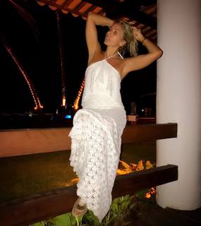 Adriane Galisteu feet photo thumbnail