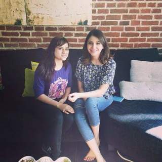 Anushka Sharma feet photo thumbnail