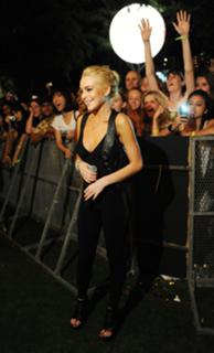 Lindsay Lohan feet photo thumbnail