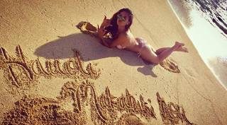 Nicole Scherzinger feet photo thumbnail
