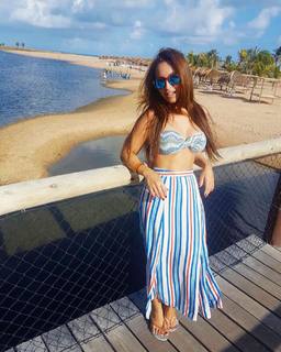 Carla Diaz feet photo thumbnail