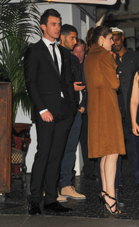 Alexandra Daddario feet photo thumbnail
