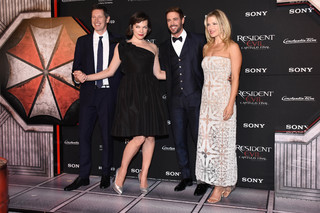 Ali Larter feet photo thumbnail