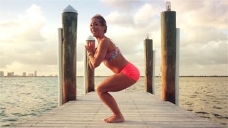 Kino MacGregor feet photo thumbnail