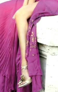 Elena Santarelli feet photo thumbnail