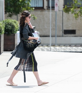 Megan Fox feet photo thumbnail