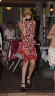 Lindsay Lohan feet photo thumbnail
