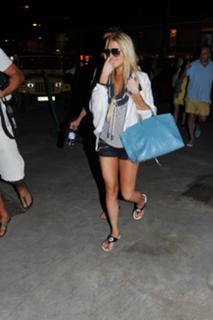 Lindsay Lohan feet photo thumbnail