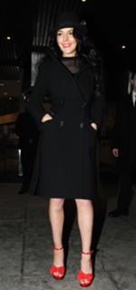 Lindsay Lohan feet photo thumbnail