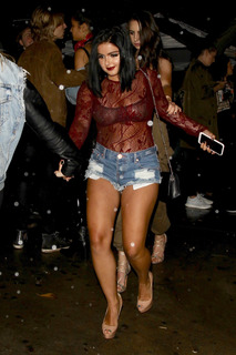 Ariel Winter feet photo thumbnail