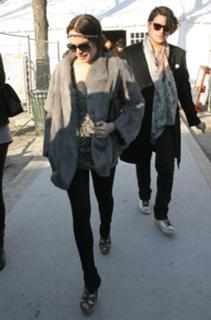 Lindsay Lohan feet photo thumbnail