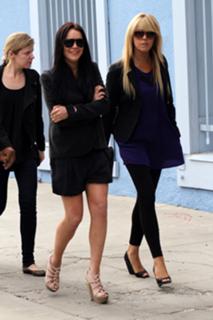 Lindsay Lohan feet photo thumbnail