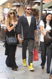 Delta Goodrem feet photo thumbnail