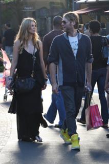 Delta Goodrem feet photo thumbnail