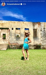 Lívia Andrade feet photo thumbnail