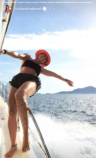 Lívia Andrade feet photo thumbnail