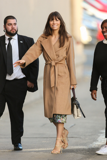 Jessica Biel feet photo thumbnail
