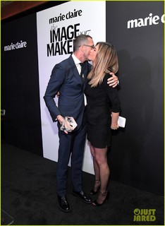 Jennifer Aniston feet photo thumbnail
