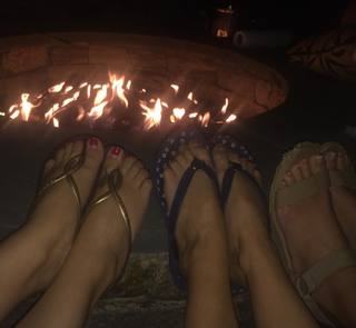 Melissa Joan Hart feet photo thumbnail