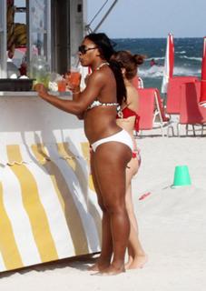 Serena Williams feet photo thumbnail