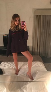 Chiara Ferragni feet photo thumbnail