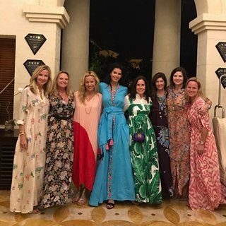 Angie Harmon feet photo thumbnail