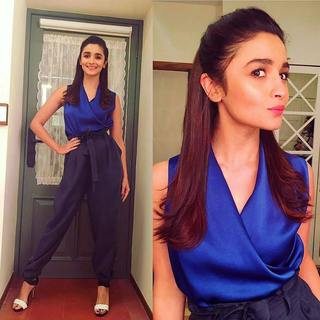 Alia Bhatt feet photo thumbnail