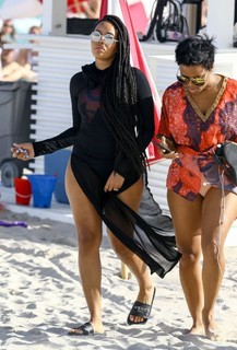 Angela Simmons feet photo thumbnail