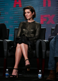 Mary Elizabeth Winstead feet photo thumbnail