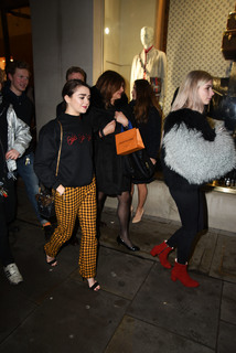 Maisie Williams feet photo thumbnail
