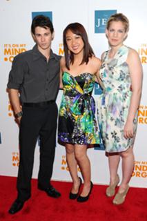 Anna Chlumsky feet photo 5