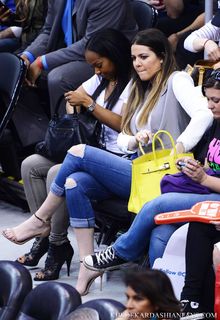 Khloé Kardashian feet photo thumbnail