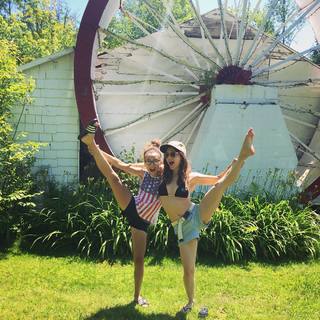 Eliza Dushku feet photo thumbnail