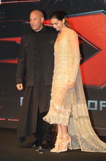 Deepika Padukone feet photo thumbnail
