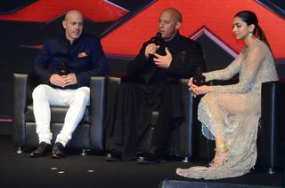 Deepika Padukone feet photo thumbnail