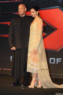 Deepika Padukone feet photo thumbnail