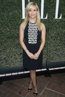 Reese Witherspoon feet photo thumbnail