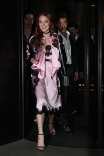 Lindsay Lohan feet photo thumbnail