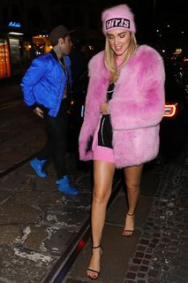 Chiara Ferragni feet photo thumbnail