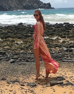Marina Ruy Barbosa feet photo thumbnail