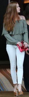 Marina Ruy Barbosa feet photo thumbnail