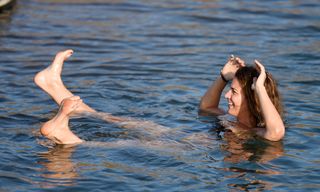 Gemma Atkinson feet photo thumbnail