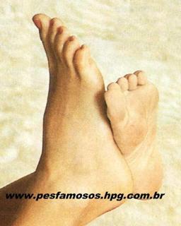 Deborah Secco feet photo thumbnail