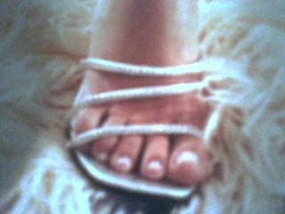 Deborah Secco feet photo thumbnail
