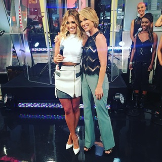 Amy Robach feet photo thumbnail