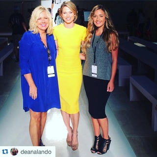 Amy Robach feet photo thumbnail