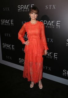 Carla Gugino feet photo thumbnail