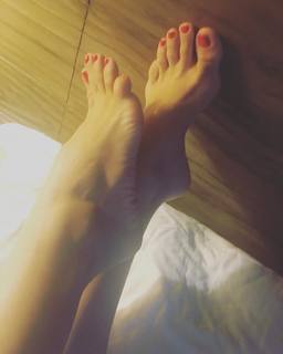 Franciely Freduzeski feet photo thumbnail