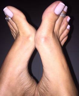 Karin Klemp feet photo thumbnail